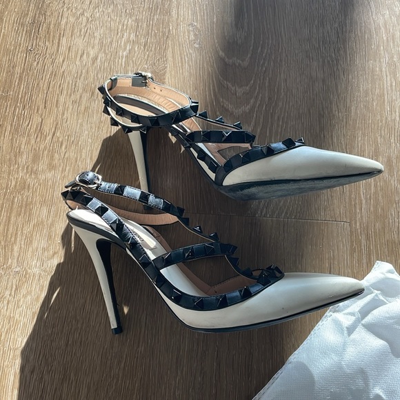 VALENTINO Garavani Vintage Studded Stilettos - Picture 8 of 8